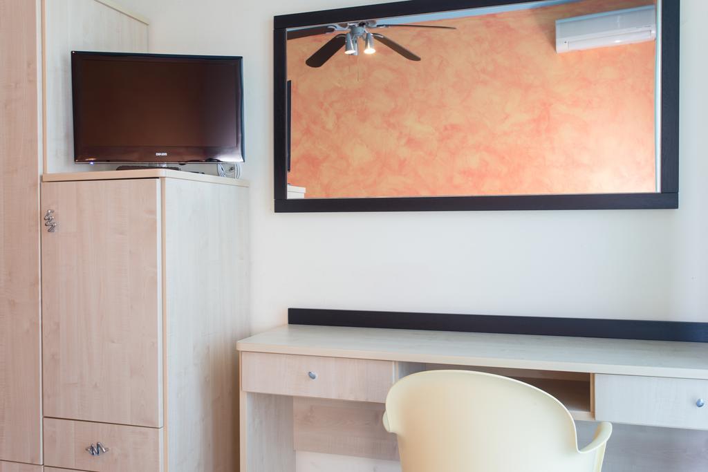 Hotel New Castle Cesenatico Quarto foto